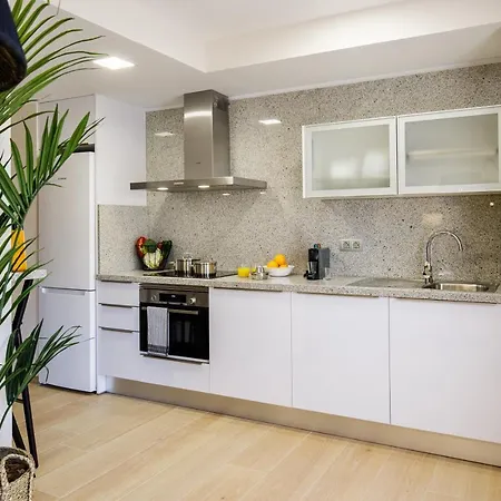 Castellon Apartman *